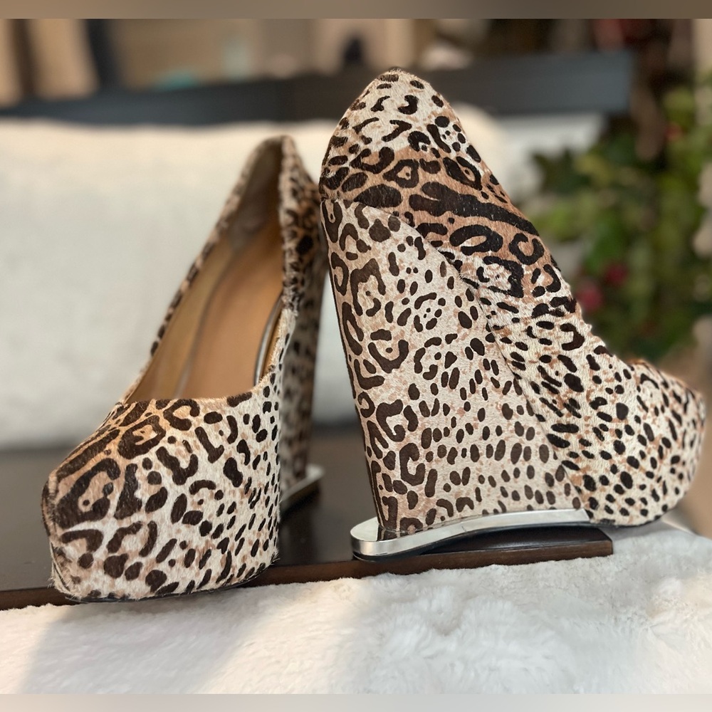 L.A.M.B Dorothee Wedge - New Never Worn